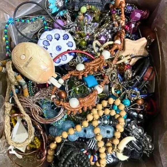 ⚡️ Flash Sale ⚡️ 30% Off All 3+ item bundles 💕 - Picture 2 of 2